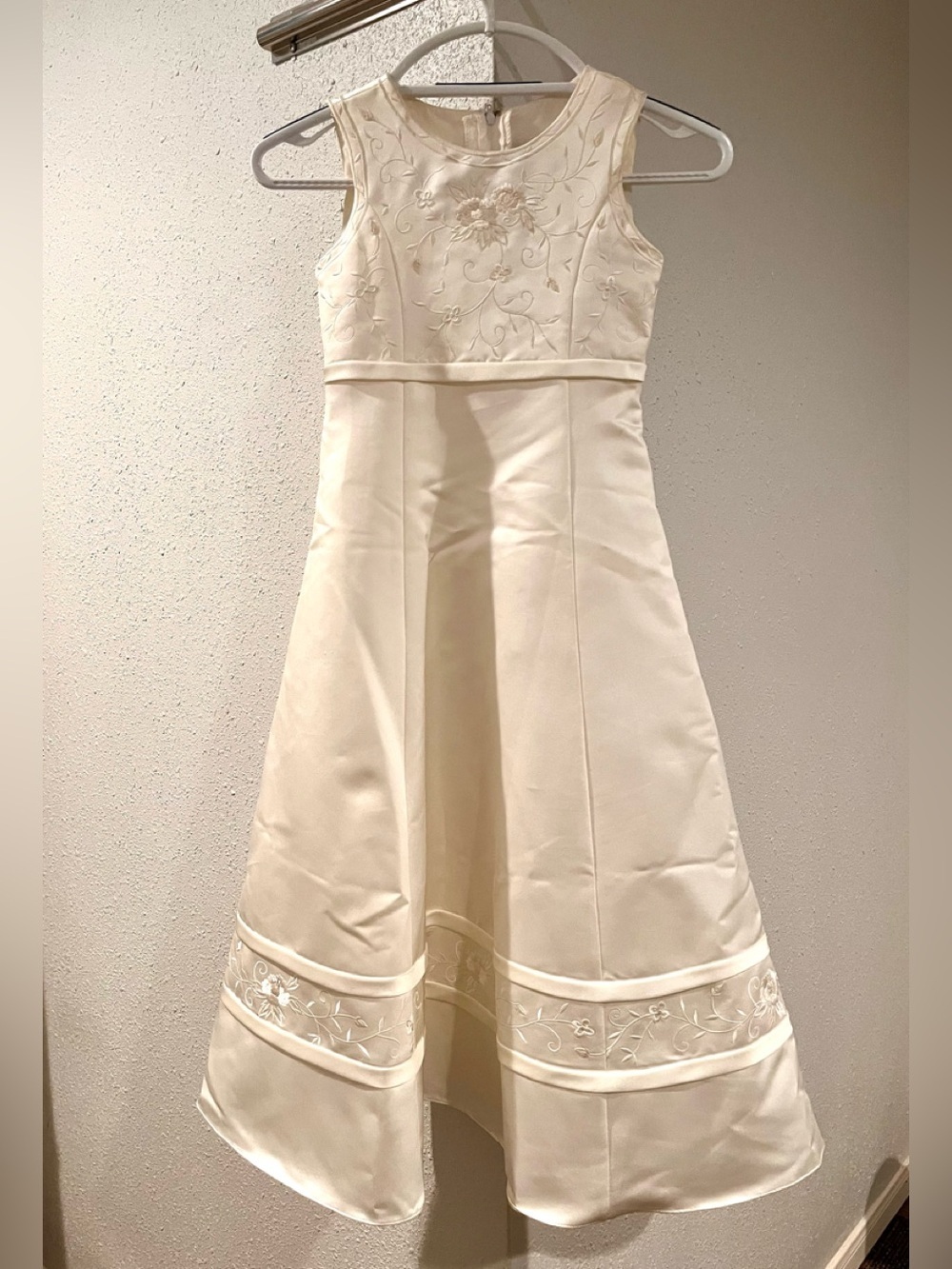 Oleg Cassini Girls Ivory Satin Floral Embroidered Communion Flower Girl Dress 6